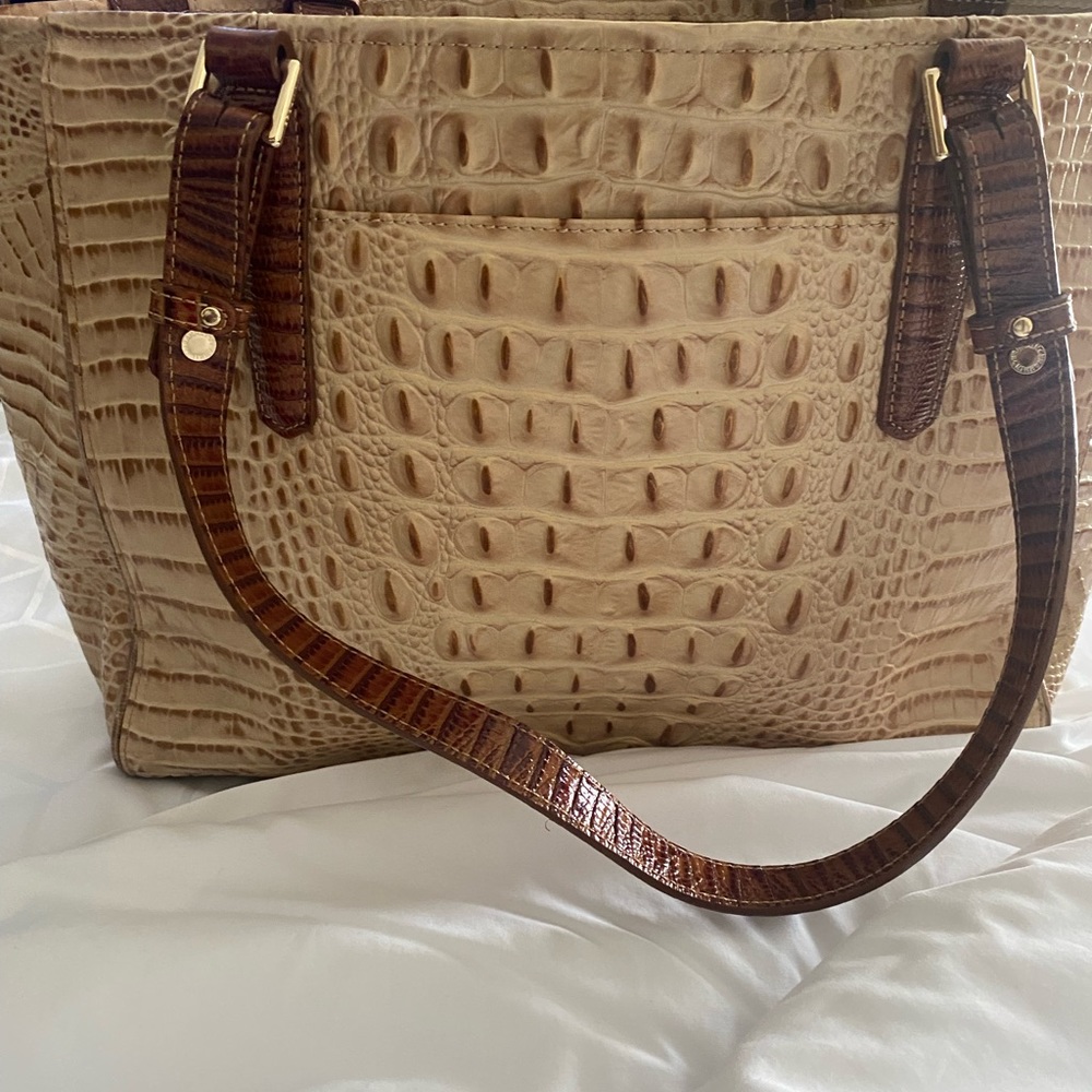 Handbag - Picture 2 of 4
